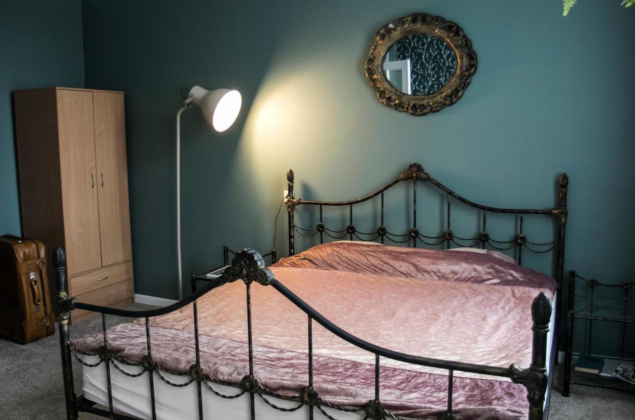 Classy Green Old Town Apartment Клайпеда Екстериор снимка